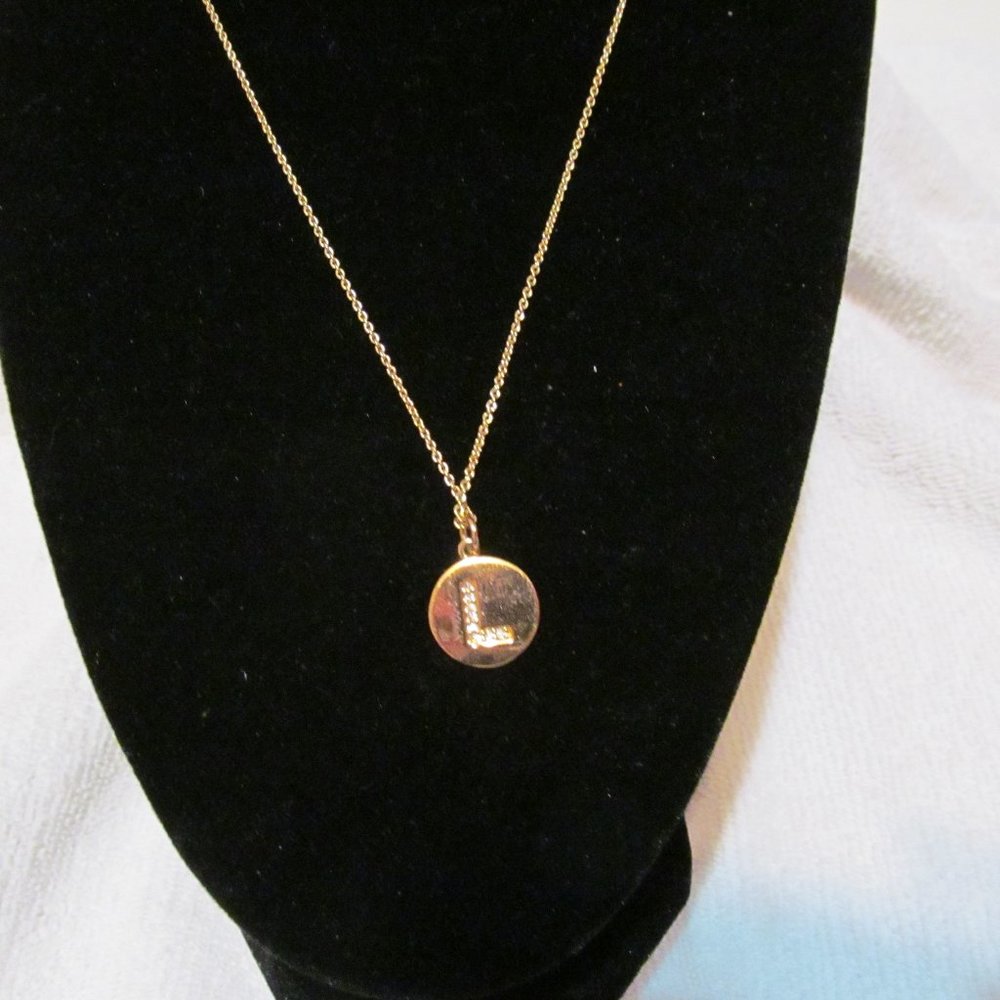 Gold tone express initial letter L necklace